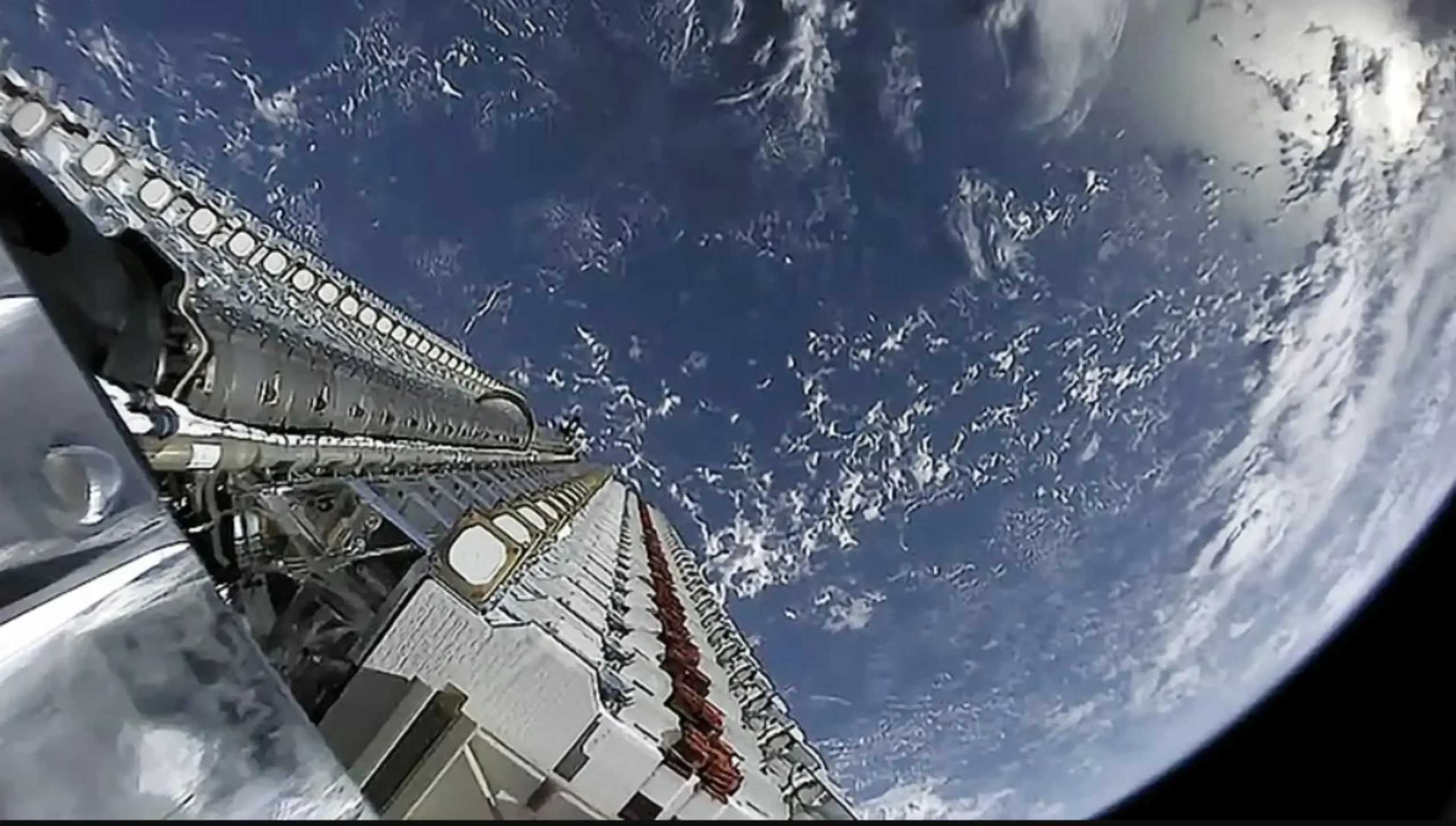 Mengenal Starlink Elon Musk, Satelit Pemerata Internet Indonesia