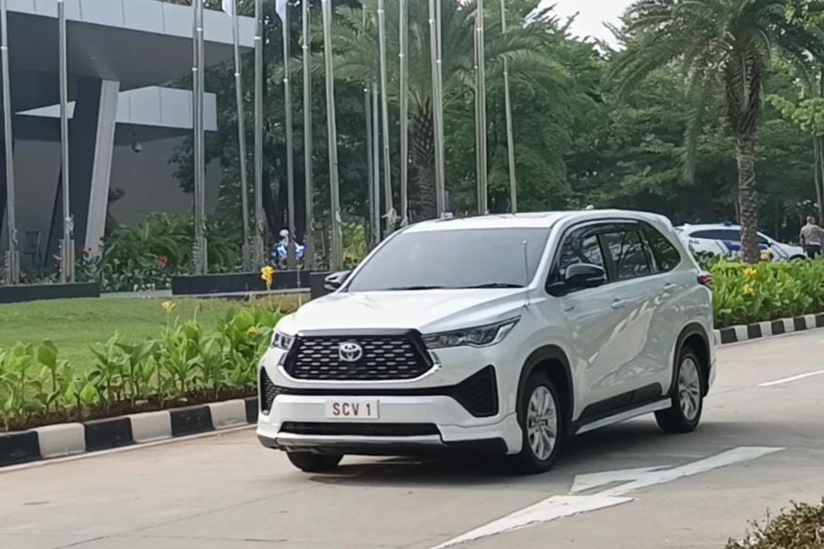 Mobil yang digunakan Paus Fransiscus